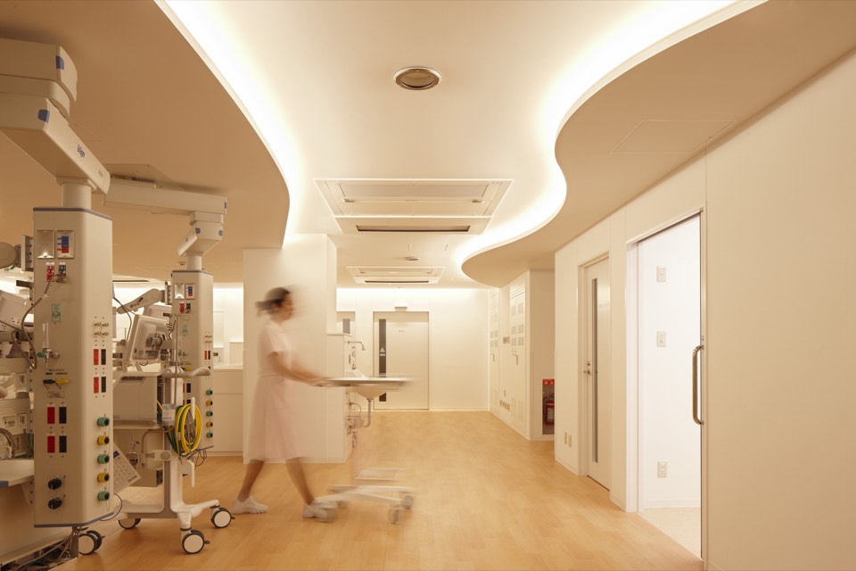 名古屋第二赤十字病院の新生児集中治療室 (NICU)